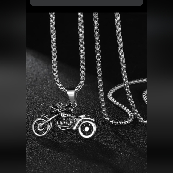 NEW Awesome Motorcycle Silver Necklace - PRESENT GIFT MEN GUYS LADIES - Picture 4 of 7